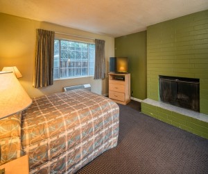 Hotel Rose Garden San Jose - Guest Room with Fireplace