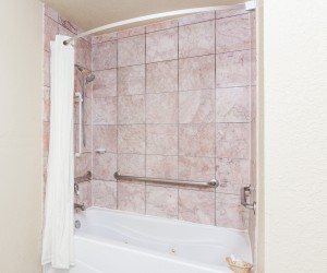 Full bathrooms with shower and tubs